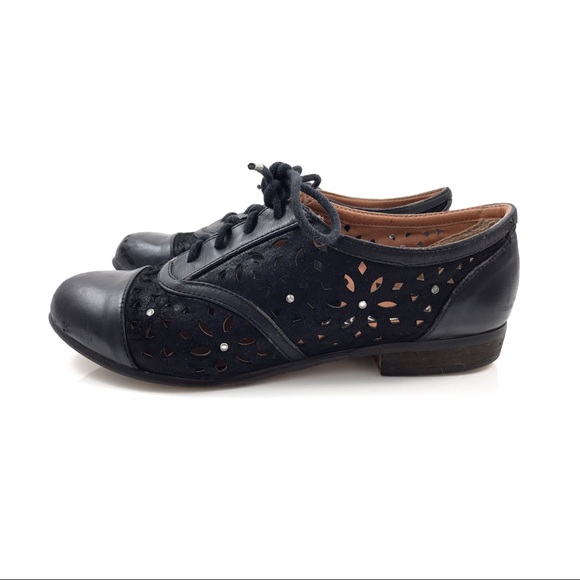 Vintage Shoes - 90’s xoxo black cut out Oxford loafers